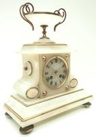 Fine French 8-Day Mantel Clock Alabaster Clock with Ormolu Mounts Striking A Bell (4 of 10) Fine French 8-Day Mantel Clock Alabaster Clock with Ormolu Mounts Striking A Bell (4 of 10)