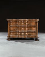 Rare Early 18th Century Franco-Flemish Oak Serpentine Fronted Commode (10 of 11) Rare Early 18th Century Franco-Flemish Oak Serpentine Fronted Commode (10 of 11)