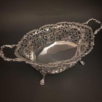 Silver Mappin & Webb Victorian Twin Handled Basket (2 of 4) Silver Mappin & Webb Victorian Twin Handled Basket (2 of 4)