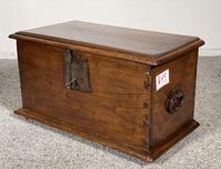 Small Spanish Walnut Chest From The 17th Century, (6 of 8) Small Spanish Walnut Chest From The 17th Century, (6 of 8)