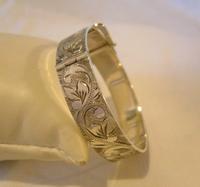 Vintage Silver Buckle Bangle 1977 Ornate Silver Bracelet 7" Length 34.9 Grams (6 of 12) Vintage Silver Buckle Bangle 1977 Ornate Silver Bracelet 7" Length 34.9 Grams (6 of 12)