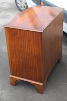 1960's Mahogany Serpentine Front Small Chest of Drawers (4 of 4) 1960's Mahogany Serpentine Front Small Chest of Drawers (4 of 4)