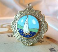 Vintage Pocket Watch Chain Fob 1940s Golden Gilt & Coloured Enamel Sailing Boat Fob (3 of 6) Vintage Pocket Watch Chain Fob 1940s Golden Gilt & Coloured Enamel Sailing Boat Fob (3 of 6)
