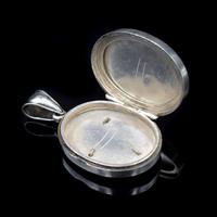 Antique Victorian Sterling Silver Oval Buckle Locket Pendant (4 of 10) Antique Victorian Sterling Silver Oval Buckle Locket Pendant (4 of 10)