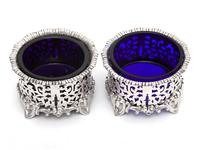 Pair of Elkington & Co Silver Plated Salts with Bristol Blue Glass Liners (3 of 5) Pair of Elkington & Co Silver Plated Salts with Bristol Blue Glass Liners (3 of 5)