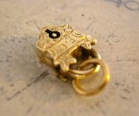 Victorian Pocket Watch Chain Fob 1890s Dainty Antique Gilt Miniature Padlock Fob (5 of 9) Victorian Pocket Watch Chain Fob 1890s Dainty Antique Gilt Miniature Padlock Fob (5 of 9)