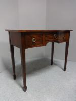 Good Mahogany Serpentine Side Table c.1900 (3 of 7) Good Mahogany Serpentine Side Table c.1900 (3 of 7)