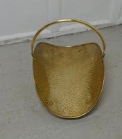 Art and Crafts Beaten Brass Log Carrier (3 of 4) Art and Crafts Beaten Brass Log Carrier (3 of 4)