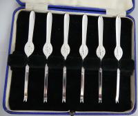Very Unusual Boxed Set of Silver Lobster Picks, Sheffield 1927 (3 of 8) Very Unusual Boxed Set of Silver Lobster Picks, Sheffield 1927 (3 of 8)