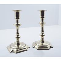 Pair of Queen Anne Brass Candlesticks (2 of 5) Pair of Queen Anne Brass Candlesticks (2 of 5)