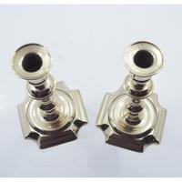 Pair of Queen Anne Brass Candlesticks (4 of 5) Pair of Queen Anne Brass Candlesticks (4 of 5)