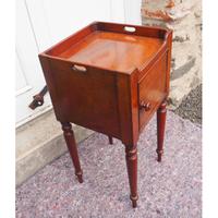 Late Georgian Mahogany Bedside Cabinet (3 of 7) Late Georgian Mahogany Bedside Cabinet (3 of 7)
