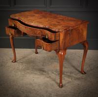 Queen Anne Style Shaped Walnut Dressing Table c.1920 (7 of 11) Queen Anne Style Shaped Walnut Dressing Table c.1920 (7 of 11)