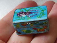 Antique Chinese Enamel Solid Silver Pill Box with Shrimp (6 of 12) Antique Chinese Enamel Solid Silver Pill Box with Shrimp (6 of 12)