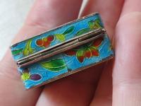 Antique Chinese Enamel Solid Silver Pill Box with Shrimp (2 of 12) Antique Chinese Enamel Solid Silver Pill Box with Shrimp (2 of 12)