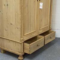Small Double Antique Pine Wardrobe 'Dismantles' (5 of 7) Small Double Antique Pine Wardrobe 'Dismantles' (5 of 7)