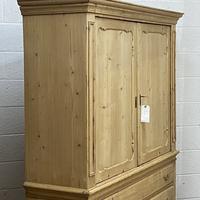 Large Old Dutch Pine Linen Press with Drawers (6 of 10) Large Old Dutch Pine Linen Press with Drawers (6 of 10)