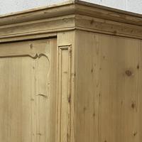 Large Old Dutch Pine Linen Press with Drawers (7 of 10) Large Old Dutch Pine Linen Press with Drawers (7 of 10)