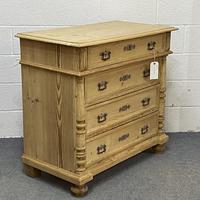 4 Drawer Antique Pine Chest of Drawers (3 of 6) 4 Drawer Antique Pine Chest of Drawers (3 of 6)