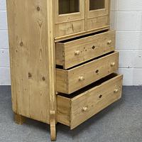 Glazed Antique Pine Cabinet with Chest of Drawers (4 of 7) Glazed Antique Pine Cabinet with Chest of Drawers (4 of 7)