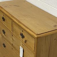 English Victorian Pine Chest of Drawers (4 of 6) English Victorian Pine Chest of Drawers (4 of 6)