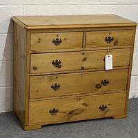 English Victorian Pine Chest of Drawers (2 of 6) English Victorian Pine Chest of Drawers (2 of 6)