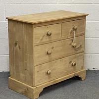 Small Old English Pine Chest of Drawers (3 of 5) Small Old English Pine Chest of Drawers (3 of 5)