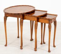 Queen Anne Style Nest of 3 Walnut Tables c.1920 (2 of 9) Queen Anne Style Nest of 3 Walnut Tables c.1920 (2 of 9)