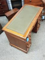 Small Victorian Desk (2 of 5) Small Victorian Desk (2 of 5)