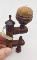 Antique Walnut Wood Treen Sewing Clamp c.1865 (5 of 5) Antique Walnut Wood Treen Sewing Clamp c.1865 (5 of 5)