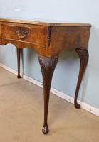 Burr Walnut Queen Anne Style Side Table C.1930 (3 of 9) Burr Walnut Queen Anne Style Side Table C.1930 (3 of 9)