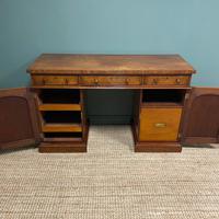 Country House Figured Mahogany Antique Victorian Pedestal Sideboard (8 of 8) Country House Figured Mahogany Antique Victorian Pedestal Sideboard (8 of 8)
