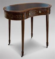 19th Century Mahogany Kidney Shaped Desk by Maple & Co (2 of 5) 19th Century Mahogany Kidney Shaped Desk by Maple & Co (2 of 5)