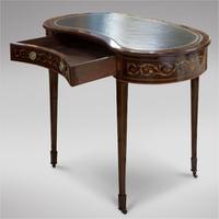 19th Century Mahogany Kidney Shaped Desk by Maple & Co (3 of 5) 19th Century Mahogany Kidney Shaped Desk by Maple & Co (3 of 5)
