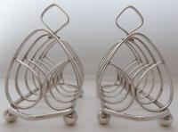 Pair of 1916 Irish Dublin Solid Hallmarked Silver Toast Racks Heart Design (2 of 10) Pair of 1916 Irish Dublin Solid Hallmarked Silver Toast Racks Heart Design (2 of 10)