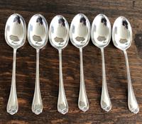 Set of Cooper Brothers Silver Dessert Spoons 1921 (2 of 4) Set of Cooper Brothers Silver Dessert Spoons 1921 (2 of 4)