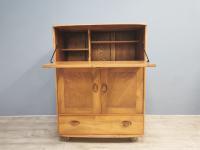 Ercol Elm Drinks Cabinet C.1970 (2 of 8) Ercol Elm Drinks Cabinet C.1970 (2 of 8)