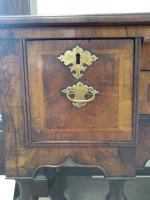 Burr Walnut Lowboy (4 of 8) Burr Walnut Lowboy (4 of 8)