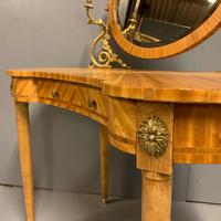 French Kidney Shape Dressing Table (8 of 10) French Kidney Shape Dressing Table (8 of 10)