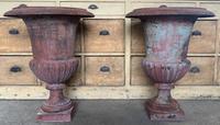 Large Pair of Cast Iron Medici Urns (2 of 10) Large Pair of Cast Iron Medici Urns (2 of 10)
