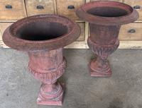 Large Pair of Cast Iron Medici Urns (5 of 10) Large Pair of Cast Iron Medici Urns (5 of 10)