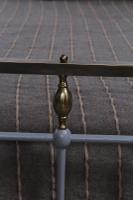 Elegantly Simple Clasic Victorian King Size Bed (5 of 6) Elegantly Simple Clasic Victorian King Size Bed (5 of 6)
