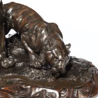 Fine & Large Meiji Period Bronze of Two Tigers by Genryusai Seiya (8 of 8) Fine & Large Meiji Period Bronze of Two Tigers by Genryusai Seiya (8 of 8)