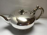 Excellent Victorian Solid Silver Teapot (3 of 9) Excellent Victorian Solid Silver Teapot (3 of 9)