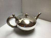 Excellent Victorian Solid Silver Teapot (7 of 9) Excellent Victorian Solid Silver Teapot (7 of 9)