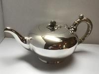 Excellent Victorian Solid Silver Teapot (2 of 9) Excellent Victorian Solid Silver Teapot (2 of 9)
