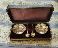 Beautiful Victorian John Millward Banks Solid Silver Salt & Spoon Cased Set Birmingham 1890 (2 of 9) Beautiful Victorian John Millward Banks Solid Silver Salt & Spoon Cased Set Birmingham 1890 (2 of 9)