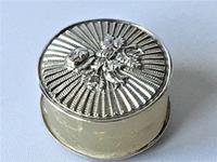 Delightful Georgian Silver Cotton Waxer (3 of 4) Delightful Georgian Silver Cotton Waxer (3 of 4)
