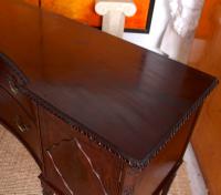 Concave Cuban Mahogany Credenza Sideboard Chippendale (8 of 14) Concave Cuban Mahogany Credenza Sideboard Chippendale (8 of 14)