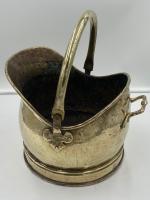 Antique Brass Coal Scuttle (5 of 6) Antique Brass Coal Scuttle (5 of 6)